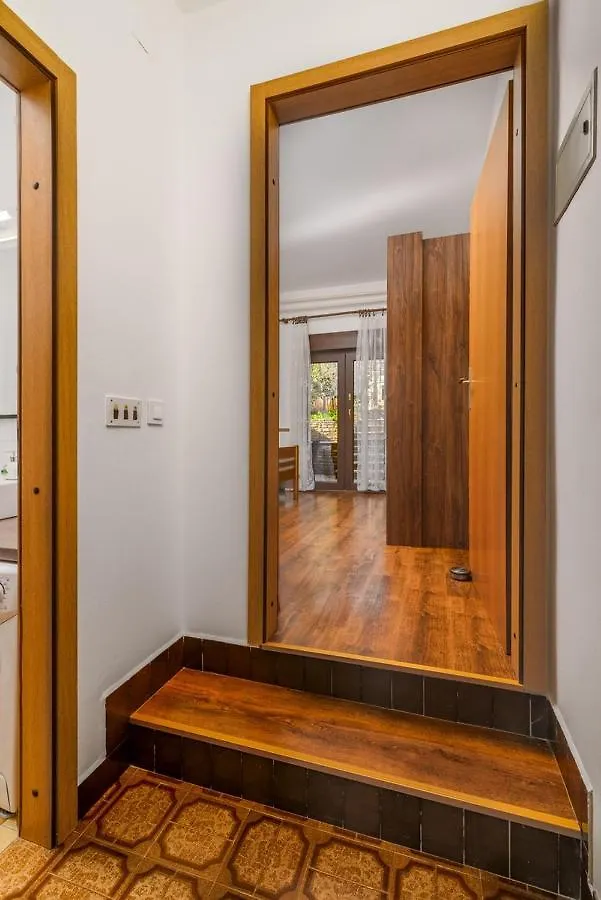 Apartments With A Parking Space Pula - 20625 Croatia
