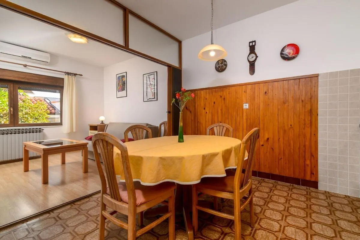 Apartments With A Parking Space Pula - 20625