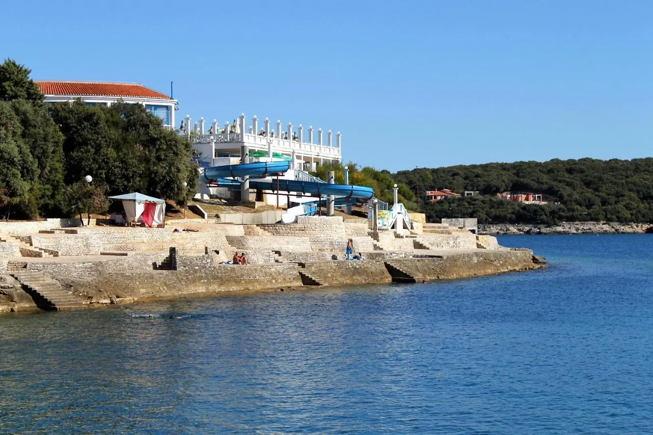Apartments With A Parking Space Pula - 20625